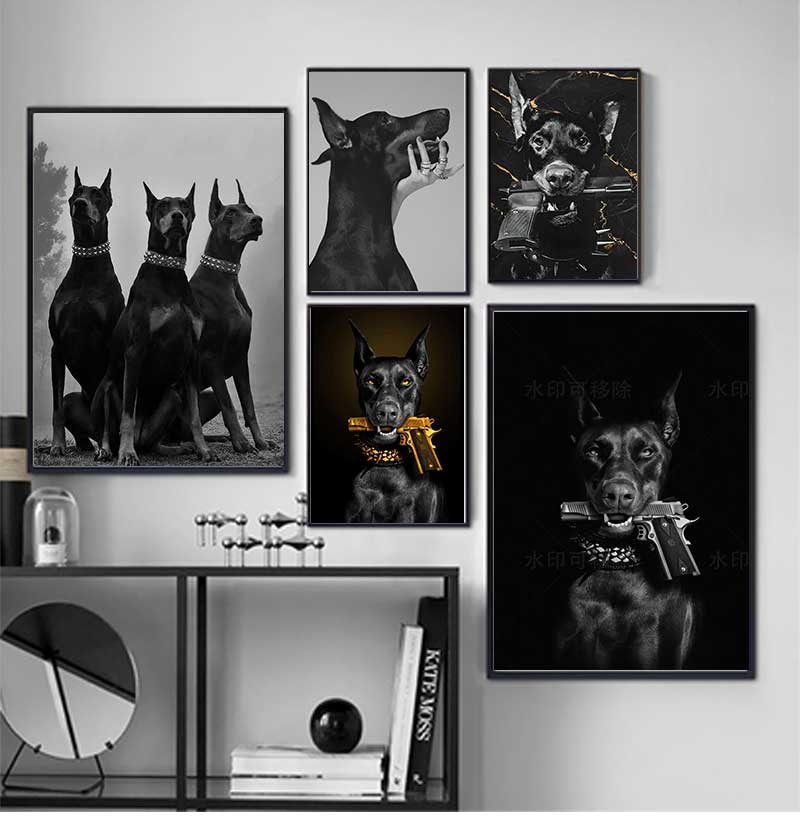 Photography Trend - モダンファッションブラックドーベルマン犬と金色の銃のポスターキャンバス絵画、高級動物ウォールアート、リビングルーム用絵画